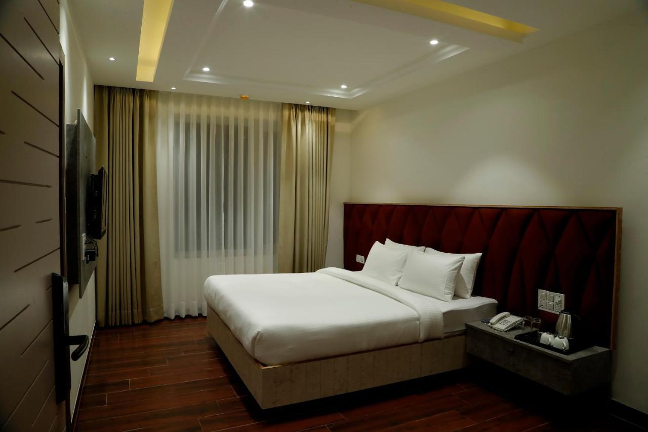 Dayal Hotel Уна Экстерьер фото