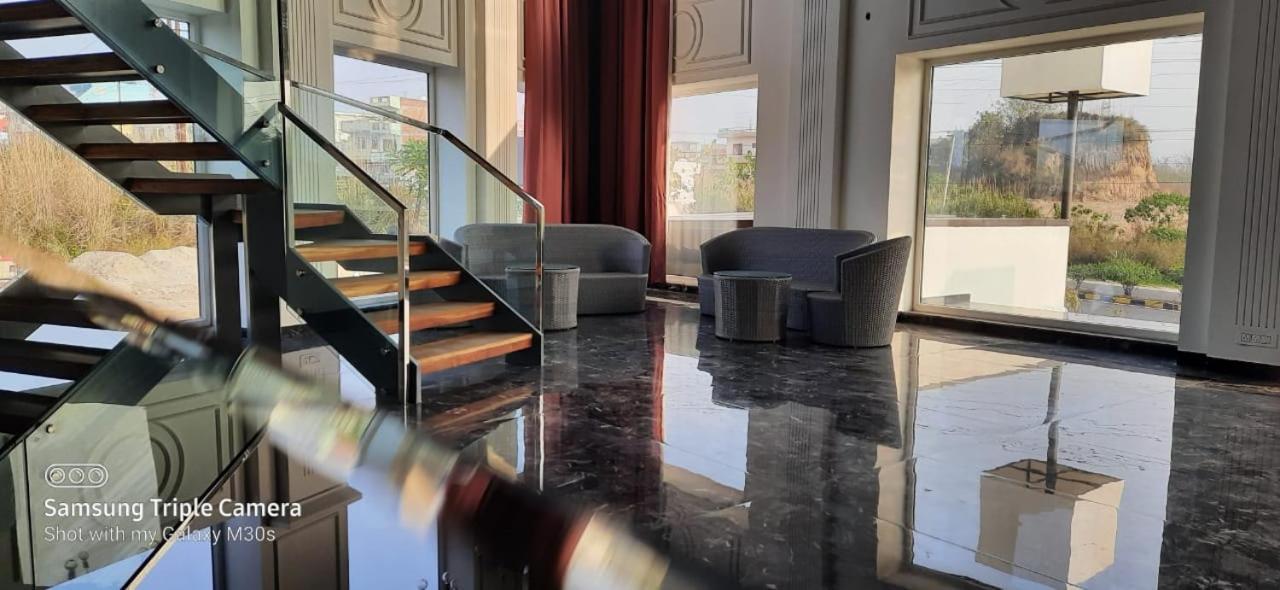 Dayal Hotel Уна Экстерьер фото